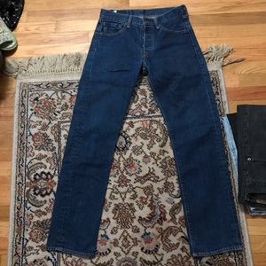DARK BLUE LEVIS 501s